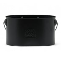 REDECKER(レデッカー)は、1935年にドイツ・フェルスマルトで創業された、天然素材を使用した高品質な生活道具を展開する老舗ブランドです。創業者フリーデル・レデッカー氏が視力を失ったことをきっかけに、手作業でブラシ製造を始めたことからスタートし、そのクラフトマンシップと品質へのこだわりは3世代にわたり継承されています。製品には天然木や植物繊維、動物毛などの自然素材が用いられ、環境に配慮したプラスチックフリーな暮らしを実現します。ナチュラルクリーニングやサステナブルなライフスタイルを志向する人々に人気があり、ドイツ製の確かな品質と伝統工芸品としての信頼性も評価されています。北欧風やミニマルな空間に調和する、美しく機能的なデザインも大きな魅力。REDECKERは、「クラフト」「デザイン」「品質」を大切にした、持続可能で丁寧な暮らしを支えるエコブランドとして、世界中で愛され続けています。