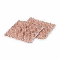 REDECKER(レデッカー)は、1935年にドイツ・フェルスマルトで創業された、天然素材を使用した高品質な生活道具を展開する老舗ブランドです。創業者フリーデル・レデッカー氏が視力を失ったことをきっかけに、手作業でブラシ製造を始めたことからスタートし、そのクラフトマンシップと品質へのこだわりは3世代にわたり継承されています。製品には天然木や植物繊維、動物毛などの自然素材が用いられ、環境に配慮したプラスチックフリーな暮らしを実現します。ナチュラルクリーニングやサステナブルなライフスタイルを志向する人々に人気があり、ドイツ製の確かな品質と伝統工芸品としての信頼性も評価されています。北欧風やミニマルな空間に調和する、美しく機能的なデザインも大きな魅力。REDECKERは、「クラフト」「デザイン」「品質」を大切にした、持続可能で丁寧な暮らしを支えるエコブランドとして、世界中で愛され続けています。