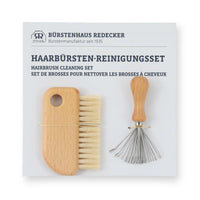 REDECKER(レデッカー)は、1935年にドイツ・フェルスマルトで創業された、天然素材を使用した高品質な生活道具を展開する老舗ブランドです。創業者フリーデル・レデッカー氏が視力を失ったことをきっかけに、手作業でブラシ製造を始めたことからスタートし、そのクラフトマンシップと品質へのこだわりは3世代にわたり継承されています。製品には天然木や植物繊維、動物毛などの自然素材が用いられ、環境に配慮したプラスチックフリーな暮らしを実現します。ナチュラルクリーニングやサステナブルなライフスタイルを志向する人々に人気があり、ドイツ製の確かな品質と伝統工芸品としての信頼性も評価されています。北欧風やミニマルな空間に調和する、美しく機能的なデザインも大きな魅力。REDECKERは、「クラフト」「デザイン」「品質」を大切にした、持続可能で丁寧な暮らしを支えるエコブランドとして、世界中で愛され続けています。