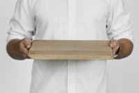 日本初上陸となる「MOEBE(ムーベ)」は、建築家と家具職人が2014年に創業したプロダクトブランドです。創業わずかながら、緻密な構造とミニマリズムを妥協なく追求し、新たな機能性を持つアイテムは、より良いライフスタイルを創る上での可能性を広げてくれます。代表的なアイテムでもある「FRAME(フレーム)」は、普遍の形ともいえる“額縁”をこれまでにない観点から捉え直しデザインされた代表的なアイテムです。透明なキャンパスを生み出し、「自然」を収めてインテリアとして飾るという新時代の額縁は、「透明」という存在との新たな関わり方に気づかせてくれます。その他に、キャンドルホルダーやサイドテーブルなど、彼らの核となる信念とデザイン価値を徹底的に追求するプロダクトを生み出しています。