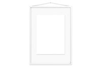 日本初上陸となる「MOEBE(ムーベ)」は、建築家と家具職人が2014年に創業したプロダクトブランドです。創業わずかながら、緻密な構造とミニマリズムを妥協なく追求し、新たな機能性を持つアイテムは、より良いライフスタイルを創る上での可能性を広げてくれます。代表的なアイテムでもある「FRAME(フレーム)」は、普遍の形ともいえる“額縁”をこれまでにない観点から捉え直しデザインされた代表的なアイテムです。透明なキャンパスを生み出し、「自然」を収めてインテリアとして飾るという新時代の額縁は、「透明」という存在との新たな関わり方に気づかせてくれます。その他に、キャンドルホルダーやサイドテーブルなど、彼らの核となる信念とデザイン価値を徹底的に追求するプロダクトを生み出しています。