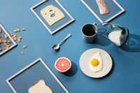 日本初上陸となる「MOEBE(ムーベ)」は、建築家と家具職人が2014年に創業したプロダクトブランドです。創業わずかながら、緻密な構造とミニマリズムを妥協なく追求し、新たな機能性を持つアイテムは、より良いライフスタイルを創る上での可能性を広げてくれます。代表的なアイテムでもある「FRAME(フレーム)」は、普遍の形ともいえる“額縁”をこれまでにない観点から捉え直しデザインされた代表的なアイテムです。透明なキャンパスを生み出し、「自然」を収めてインテリアとして飾るという新時代の額縁は、「透明」という存在との新たな関わり方に気づかせてくれます。その他に、キャンドルホルダーやサイドテーブルなど、彼らの核となる信念とデザイン価値を徹底的に追求するプロダクトを生み出しています。