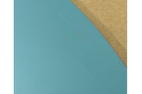 日本初上陸となる「MOEBE(ムーベ)」は、建築家と家具職人が2014年に創業したプロダクトブランドです。創業わずかながら、緻密な構造とミニマリズムを妥協なく追求し、新たな機能性を持つアイテムは、より良いライフスタイルを創る上での可能性を広げてくれます。代表的なアイテムでもある「FRAME(フレーム)」は、普遍の形ともいえる“額縁”をこれまでにない観点から捉え直しデザインされた代表的なアイテムです。透明なキャンパスを生み出し、「自然」を収めてインテリアとして飾るという新時代の額縁は、「透明」という存在との新たな関わり方に気づかせてくれます。その他に、キャンドルホルダーやサイドテーブルなど、彼らの核となる信念とデザイン価値を徹底的に追求するプロダクトを生み出しています。