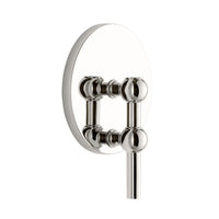 Stoff(ストッフ)は、デンマーク発のデザインブランドで、1960年代の名作「Stoff Nagel(ストッフ・ナゲル)」キャンドルホルダーの復刻から始まりました。建築家Werner Stoff(ヴェルナー・ストッフ)と、ドイツのHans Nagel(ハンス・ナゲル)によって生み出されたこのモジュール式キャンドルホルダーは、彫刻のような幾何学美と、自由な組み合わせによる創造性を兼ね備えたインテリアアートです。現在のStoffは、オリジナルの精神を受け継ぎながら、現代のライフスタイルに合う素材や仕上げを追加し、キャンドルホルダーだけでなくフラワーベースやボウル、ウォールハンガーなど洗練されたアイテムを展開。ミッドセンチュリーや北欧インテリアに調和し、空間に立体感と静謐な存在感を与えます。構築と装飾の境界を超えたStoffの作品は、機能性と造形美が共存する稀有なプロダクトです。