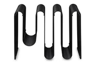 Aytm(アイテム)は、デンマーク発のモダンラグジュアリーなインテリアブランドで、北欧デザインのミニマルな美学を受け継ぎつつも、洗練されたカラーリングや大胆な素材使いにより、空間に新たな表情をもたらします。2015年にKathrineとPer Gran Hartvigsen夫妻によって設立され、機能性と芸術性を兼ね備えたタイムレスなデザインで注目を集めています。ミラー、花器、照明、家具などに見られる彫刻的なフォルムと繊細なディテールは、どれも職人の高度な技術と美意識の賜物です。真鍮やガラス、マーブル、ベルベットなど異素材の絶妙な組み合わせは、視覚だけでなく触覚にも訴えかけ、空間に奥行きを与えます。美しさと実用性を両立させたAytmのアイテムは、日常に上質なアート性を取り入れたい方に最適で、住宅から商業空間まで幅広く採用されています。感性豊かなライフスタイルを求める方へ贈る、洗練されたデンマークデザインの真髄です。