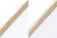 オーク無垢材のポスターフレームです。エッジのきいた幅の細いデザインのフレームで、ポスターをシンプルにすっきりと見せることができます。北欧諸国では一般的なアルミニウムフレームなどと同じようにオーク無垢材のナチュラルなデザインのフレームを好む傾向にあり、インテリア雑誌などで見られるポスターフレームに注目してみるとこれらと同様のフレームが多く使われていることがわかります。北欧デザインのアートポスターを非常に美しく飾ることができるフレームです。