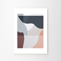 The Poster Club(ポスタークラブ)は、デンマーク・コペンハーゲンを拠点とするオンラインショップで、北欧デザインの高品質なポスターやアートプリントを専門に取り扱っています。新進気鋭の若手アーティストから世界的に活躍する作家まで、多彩なラインナップが魅力。北欧のライフスタイル、ファッション、インテリアデザインのトレンドを取り入れたミニマルで洗練された作品は、シンプルで上質な空間に自然と溶け込みます。ナチュラルインテリアや韓国風の部屋づくり、和モダンテイストにも調和し、アートを取り入れた暮らしを提案。世界中のインテリア雑誌やデザインメディアにも多数掲載されており、感度の高いユーザーからも厚い信頼を集めています。The Poster Clubは、アートプリントを通して日常に美とインスピレーションを届ける、北欧インテリア好きにおすすめのブランドです。