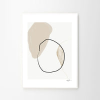 The Poster Club(ポスタークラブ)は、デンマーク・コペンハーゲンを拠点とするオンラインショップで、北欧デザインの高品質なポスターやアートプリントを専門に取り扱っています。新進気鋭の若手アーティストから世界的に活躍する作家まで、多彩なラインナップが魅力。北欧のライフスタイル、ファッション、インテリアデザインのトレンドを取り入れたミニマルで洗練された作品は、シンプルで上質な空間に自然と溶け込みます。ナチュラルインテリアや韓国風の部屋づくり、和モダンテイストにも調和し、アートを取り入れた暮らしを提案。世界中のインテリア雑誌やデザインメディアにも多数掲載されており、感度の高いユーザーからも厚い信頼を集めています。The Poster Clubは、アートプリントを通して日常に美とインスピレーションを届ける、北欧インテリア好きにおすすめのブランドです。