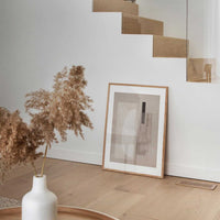 The Poster Club(ポスタークラブ)は、デンマーク・コペンハーゲンを拠点とするオンラインショップで、北欧デザインの高品質なポスターやアートプリントを専門に取り扱っています。新進気鋭の若手アーティストから世界的に活躍する作家まで、多彩なラインナップが魅力。北欧のライフスタイル、ファッション、インテリアデザインのトレンドを取り入れたミニマルで洗練された作品は、シンプルで上質な空間に自然と溶け込みます。ナチュラルインテリアや韓国風の部屋づくり、和モダンテイストにも調和し、アートを取り入れた暮らしを提案。世界中のインテリア雑誌やデザインメディアにも多数掲載されており、感度の高いユーザーからも厚い信頼を集めています。The Poster Clubは、アートプリントを通して日常に美とインスピレーションを届ける、北欧インテリア好きにおすすめのブランドです。