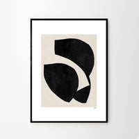 The Poster Club(ポスタークラブ)は、デンマーク・コペンハーゲンを拠点とするオンラインショップで、北欧デザインの高品質なポスターやアートプリントを専門に取り扱っています。新進気鋭の若手アーティストから世界的に活躍する作家まで、多彩なラインナップが魅力。北欧のライフスタイル、ファッション、インテリアデザインのトレンドを取り入れたミニマルで洗練された作品は、シンプルで上質な空間に自然と溶け込みます。ナチュラルインテリアや韓国風の部屋づくり、和モダンテイストにも調和し、アートを取り入れた暮らしを提案。世界中のインテリア雑誌やデザインメディアにも多数掲載されており、感度の高いユーザーからも厚い信頼を集めています。The Poster Clubは、アートプリントを通して日常に美とインスピレーションを届ける、北欧インテリア好きにおすすめのブランドです。