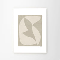 The Poster Club(ポスタークラブ)は、デンマーク・コペンハーゲンを拠点とするオンラインショップで、北欧デザインの高品質なポスターやアートプリントを専門に取り扱っています。新進気鋭の若手アーティストから世界的に活躍する作家まで、多彩なラインナップが魅力。北欧のライフスタイル、ファッション、インテリアデザインのトレンドを取り入れたミニマルで洗練された作品は、シンプルで上質な空間に自然と溶け込みます。ナチュラルインテリアや韓国風の部屋づくり、和モダンテイストにも調和し、アートを取り入れた暮らしを提案。世界中のインテリア雑誌やデザインメディアにも多数掲載されており、感度の高いユーザーからも厚い信頼を集めています。The Poster Clubは、アートプリントを通して日常に美とインスピレーションを届ける、北欧インテリア好きにおすすめのブランドです。