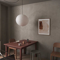 The Poster Club(ポスタークラブ)は、デンマーク・コペンハーゲンを拠点とするオンラインショップで、北欧デザインの高品質なポスターやアートプリントを専門に取り扱っています。新進気鋭の若手アーティストから世界的に活躍する作家まで、多彩なラインナップが魅力。北欧のライフスタイル、ファッション、インテリアデザインのトレンドを取り入れたミニマルで洗練された作品は、シンプルで上質な空間に自然と溶け込みます。ナチュラルインテリアや韓国風の部屋づくり、和モダンテイストにも調和し、アートを取り入れた暮らしを提案。世界中のインテリア雑誌やデザインメディアにも多数掲載されており、感度の高いユーザーからも厚い信頼を集めています。The Poster Clubは、アートプリントを通して日常に美とインスピレーションを届ける、北欧インテリア好きにおすすめのブランドです。