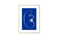 THEPOSTERCLUBは、コペンハーゲンを拠点とするオンラインストアで、主に厳選されたアートポスターを販売しています。主にスカンジナビアのライフスタイル、ファッション、インテリアデザイントレンドからインスピレーションを受け、モノクロから抽象画、エッジの利いた写真アートまで、多くのアーティストの作品を取り扱っています。また、無名有名問わず多くのデザイナーとのコラボレーションを積極的に行い、多くの作品を独占的に販売しているのも特徴的です。