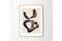 THEPOSTERCLUBは、コペンハーゲンを拠点とするオンラインストアで、主に厳選されたアートポスターを販売しています。主にスカンジナビアのライフスタイル、ファッション、インテリアデザイントレンドからインスピレーションを受け、モノクロから抽象画、エッジの利いた写真アートまで、多くのアーティストの作品を取り扱っています。また、無名有名問わず多くのデザイナーとのコラボレーションを積極的に行い、多くの作品を独占的に販売しているのも特徴的です。