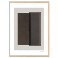 The Poster Club(ポスタークラブ)は、デンマーク・コペンハーゲンを拠点とするオンラインショップで、北欧デザインの高品質なポスターやアートプリントを専門に取り扱っています。新進気鋭の若手アーティストから世界的に活躍する作家まで、多彩なラインナップが魅力。北欧のライフスタイル、ファッション、インテリアデザインのトレンドを取り入れたミニマルで洗練された作品は、シンプルで上質な空間に自然と溶け込みます。ナチュラルインテリアや韓国風の部屋づくり、和モダンテイストにも調和し、アートを取り入れた暮らしを提案。世界中のインテリア雑誌やデザインメディアにも多数掲載されており、感度の高いユーザーからも厚い信頼を集めています。The Poster Clubは、アートプリントを通して日常に美とインスピレーションを届ける、北欧インテリア好きにおすすめのブランドです。