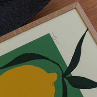 The Poster Club(ポスタークラブ)は、デンマーク・コペンハーゲンを拠点とするオンラインショップで、北欧デザインの高品質なポスターやアートプリントを専門に取り扱っています。新進気鋭の若手アーティストから世界的に活躍する作家まで、多彩なラインナップが魅力。北欧のライフスタイル、ファッション、インテリアデザインのトレンドを取り入れたミニマルで洗練された作品は、シンプルで上質な空間に自然と溶け込みます。ナチュラルインテリアや韓国風の部屋づくり、和モダンテイストにも調和し、アートを取り入れた暮らしを提案。世界中のインテリア雑誌やデザインメディアにも多数掲載されており、感度の高いユーザーからも厚い信頼を集めています。The Poster Clubは、アートプリントを通して日常に美とインスピレーションを届ける、北欧インテリア好きにおすすめのブランドです。