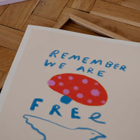 The Poster Club(ポスタークラブ)は、デンマーク・コペンハーゲンを拠点とするオンラインショップで、北欧デザインの高品質なポスターやアートプリントを専門に取り扱っています。新進気鋭の若手アーティストから世界的に活躍する作家まで、多彩なラインナップが魅力。北欧のライフスタイル、ファッション、インテリアデザインのトレンドを取り入れたミニマルで洗練された作品は、シンプルで上質な空間に自然と溶け込みます。ナチュラルインテリアや韓国風の部屋づくり、和モダンテイストにも調和し、アートを取り入れた暮らしを提案。世界中のインテリア雑誌やデザインメディアにも多数掲載されており、感度の高いユーザーからも厚い信頼を集めています。The Poster Clubは、アートプリントを通して日常に美とインスピレーションを届ける、北欧インテリア好きにおすすめのブランドです。