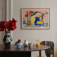 The Poster Club(ポスタークラブ)は、デンマーク・コペンハーゲンを拠点とするオンラインショップで、北欧デザインの高品質なポスターやアートプリントを専門に取り扱っています。新進気鋭の若手アーティストから世界的に活躍する作家まで、多彩なラインナップが魅力。北欧のライフスタイル、ファッション、インテリアデザインのトレンドを取り入れたミニマルで洗練された作品は、シンプルで上質な空間に自然と溶け込みます。ナチュラルインテリアや韓国風の部屋づくり、和モダンテイストにも調和し、アートを取り入れた暮らしを提案。世界中のインテリア雑誌やデザインメディアにも多数掲載されており、感度の高いユーザーからも厚い信頼を集めています。The Poster Clubは、アートプリントを通して日常に美とインスピレーションを届ける、北欧インテリア好きにおすすめのブランドです。