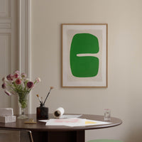 The Poster Club(ポスタークラブ)は、デンマーク・コペンハーゲンを拠点とするオンラインショップで、北欧デザインの高品質なポスターやアートプリントを専門に取り扱っています。新進気鋭の若手アーティストから世界的に活躍する作家まで、多彩なラインナップが魅力。北欧のライフスタイル、ファッション、インテリアデザインのトレンドを取り入れたミニマルで洗練された作品は、シンプルで上質な空間に自然と溶け込みます。ナチュラルインテリアや韓国風の部屋づくり、和モダンテイストにも調和し、アートを取り入れた暮らしを提案。世界中のインテリア雑誌やデザインメディアにも多数掲載されており、感度の高いユーザーからも厚い信頼を集めています。The Poster Clubは、アートプリントを通して日常に美とインスピレーションを届ける、北欧インテリア好きにおすすめのブランドです。