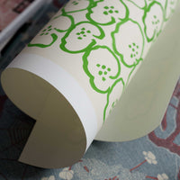 The Poster Club(ポスタークラブ)は、デンマーク・コペンハーゲンを拠点とするオンラインショップで、北欧デザインの高品質なポスターやアートプリントを専門に取り扱っています。新進気鋭の若手アーティストから世界的に活躍する作家まで、多彩なラインナップが魅力。北欧のライフスタイル、ファッション、インテリアデザインのトレンドを取り入れたミニマルで洗練された作品は、シンプルで上質な空間に自然と溶け込みます。ナチュラルインテリアや韓国風の部屋づくり、和モダンテイストにも調和し、アートを取り入れた暮らしを提案。世界中のインテリア雑誌やデザインメディアにも多数掲載されており、感度の高いユーザーからも厚い信頼を集めています。The Poster Clubは、アートプリントを通して日常に美とインスピレーションを届ける、北欧インテリア好きにおすすめのブランドです。