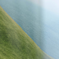 The Poster Club(ポスタークラブ)は、デンマーク・コペンハーゲンを拠点とするオンラインショップで、北欧デザインの高品質なポスターやアートプリントを専門に取り扱っています。新進気鋭の若手アーティストから世界的に活躍する作家まで、多彩なラインナップが魅力。北欧のライフスタイル、ファッション、インテリアデザインのトレンドを取り入れたミニマルで洗練された作品は、シンプルで上質な空間に自然と溶け込みます。ナチュラルインテリアや韓国風の部屋づくり、和モダンテイストにも調和し、アートを取り入れた暮らしを提案。世界中のインテリア雑誌やデザインメディアにも多数掲載されており、感度の高いユーザーからも厚い信頼を集めています。The Poster Clubは、アートプリントを通して日常に美とインスピレーションを届ける、北欧インテリア好きにおすすめのブランドです。