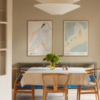 The Poster Club(ポスタークラブ)は、デンマーク・コペンハーゲンを拠点とするオンラインショップで、北欧デザインの高品質なポスターやアートプリントを専門に取り扱っています。新進気鋭の若手アーティストから世界的に活躍する作家まで、多彩なラインナップが魅力。北欧のライフスタイル、ファッション、インテリアデザインのトレンドを取り入れたミニマルで洗練された作品は、シンプルで上質な空間に自然と溶け込みます。ナチュラルインテリアや韓国風の部屋づくり、和モダンテイストにも調和し、アートを取り入れた暮らしを提案。世界中のインテリア雑誌やデザインメディアにも多数掲載されており、感度の高いユーザーからも厚い信頼を集めています。The Poster Clubは、アートプリントを通して日常に美とインスピレーションを届ける、北欧インテリア好きにおすすめのブランドです。