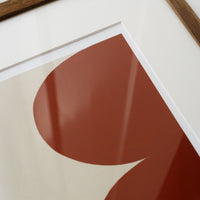 The Poster Club(ポスタークラブ)は、デンマーク・コペンハーゲンを拠点とするオンラインショップで、北欧デザインの高品質なポスターやアートプリントを専門に取り扱っています。新進気鋭の若手アーティストから世界的に活躍する作家まで、多彩なラインナップが魅力。北欧のライフスタイル、ファッション、インテリアデザインのトレンドを取り入れたミニマルで洗練された作品は、シンプルで上質な空間に自然と溶け込みます。ナチュラルインテリアや韓国風の部屋づくり、和モダンテイストにも調和し、アートを取り入れた暮らしを提案。世界中のインテリア雑誌やデザインメディアにも多数掲載されており、感度の高いユーザーからも厚い信頼を集めています。The Poster Clubは、アートプリントを通して日常に美とインスピレーションを届ける、北欧インテリア好きにおすすめのブランドです。