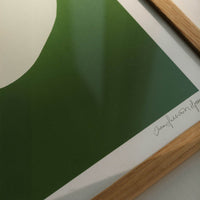 The Poster Club(ポスタークラブ)は、デンマーク・コペンハーゲンを拠点とするオンラインショップで、北欧デザインの高品質なポスターやアートプリントを専門に取り扱っています。新進気鋭の若手アーティストから世界的に活躍する作家まで、多彩なラインナップが魅力。北欧のライフスタイル、ファッション、インテリアデザインのトレンドを取り入れたミニマルで洗練された作品は、シンプルで上質な空間に自然と溶け込みます。ナチュラルインテリアや韓国風の部屋づくり、和モダンテイストにも調和し、アートを取り入れた暮らしを提案。世界中のインテリア雑誌やデザインメディアにも多数掲載されており、感度の高いユーザーからも厚い信頼を集めています。The Poster Clubは、アートプリントを通して日常に美とインスピレーションを届ける、北欧インテリア好きにおすすめのブランドです。