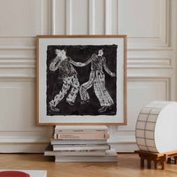 The Poster Club(ポスタークラブ)は、デンマーク・コペンハーゲンを拠点とするオンラインショップで、北欧デザインの高品質なポスターやアートプリントを専門に取り扱っています。新進気鋭の若手アーティストから世界的に活躍する作家まで、多彩なラインナップが魅力。北欧のライフスタイル、ファッション、インテリアデザインのトレンドを取り入れたミニマルで洗練された作品は、シンプルで上質な空間に自然と溶け込みます。ナチュラルインテリアや韓国風の部屋づくり、和モダンテイストにも調和し、アートを取り入れた暮らしを提案。世界中のインテリア雑誌やデザインメディアにも多数掲載されており、感度の高いユーザーからも厚い信頼を集めています。The Poster Clubは、アートプリントを通して日常に美とインスピレーションを届ける、北欧インテリア好きにおすすめのブランドです。