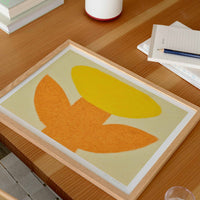 The Poster Club(ポスタークラブ)は、デンマーク・コペンハーゲンを拠点とするオンラインショップで、北欧デザインの高品質なポスターやアートプリントを専門に取り扱っています。新進気鋭の若手アーティストから世界的に活躍する作家まで、多彩なラインナップが魅力。北欧のライフスタイル、ファッション、インテリアデザインのトレンドを取り入れたミニマルで洗練された作品は、シンプルで上質な空間に自然と溶け込みます。ナチュラルインテリアや韓国風の部屋づくり、和モダンテイストにも調和し、アートを取り入れた暮らしを提案。世界中のインテリア雑誌やデザインメディアにも多数掲載されており、感度の高いユーザーからも厚い信頼を集めています。The Poster Clubは、アートプリントを通して日常に美とインスピレーションを届ける、北欧インテリア好きにおすすめのブランドです。