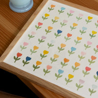 The Poster Club(ポスタークラブ)は、デンマーク・コペンハーゲンを拠点とするオンラインショップで、北欧デザインの高品質なポスターやアートプリントを専門に取り扱っています。新進気鋭の若手アーティストから世界的に活躍する作家まで、多彩なラインナップが魅力。北欧のライフスタイル、ファッション、インテリアデザインのトレンドを取り入れたミニマルで洗練された作品は、シンプルで上質な空間に自然と溶け込みます。ナチュラルインテリアや韓国風の部屋づくり、和モダンテイストにも調和し、アートを取り入れた暮らしを提案。世界中のインテリア雑誌やデザインメディアにも多数掲載されており、感度の高いユーザーからも厚い信頼を集めています。The Poster Clubは、アートプリントを通して日常に美とインスピレーションを届ける、北欧インテリア好きにおすすめのブランドです。