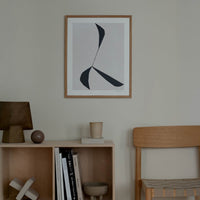 The Poster Club(ポスタークラブ)は、デンマーク・コペンハーゲンを拠点とするオンラインショップで、北欧デザインの高品質なポスターやアートプリントを専門に取り扱っています。新進気鋭の若手アーティストから世界的に活躍する作家まで、多彩なラインナップが魅力。北欧のライフスタイル、ファッション、インテリアデザインのトレンドを取り入れたミニマルで洗練された作品は、シンプルで上質な空間に自然と溶け込みます。ナチュラルインテリアや韓国風の部屋づくり、和モダンテイストにも調和し、アートを取り入れた暮らしを提案。世界中のインテリア雑誌やデザインメディアにも多数掲載されており、感度の高いユーザーからも厚い信頼を集めています。The Poster Clubは、アートプリントを通して日常に美とインスピレーションを届ける、北欧インテリア好きにおすすめのブランドです。