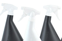 アイロンやお掃除、植物の水やりなど、家でも外でも大活躍なスプレーボトルです。ノズルを回すことで放水ロック、ミスト放水、通常放水と緩やかに調節ができます。固い素材を使っているため耐久性もバツグンです。