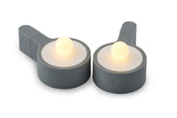 Sirius(シリウス)は、1971年にデンマークで創業した照明とLedキャンドルのブランドです。北欧らしいミニマルで洗練されたデザインに、心地よさと温もりを感じさせる光を組み合わせた製品で、ヨーロッパを中心に多くの家庭やホテルで愛用されています。SiriusのLedキャンドルは、本物の炎のように揺らめくリアルな灯りと、安全性・長寿命を両立。火を使わないため小さなお子様やペットのいる空間でも安心して使用でき、電池式や充電式、リモコン操作可能なタイプまで幅広く揃っています。ガラスや金属、陶器など多様な素材とカラー展開で、リビング、ベッドルーム、アウトドアなど様々な空間に馴染みます。シーズンごとのデコレーションや日常のインテリアアクセントとしても活躍し、暮らしにやさしく上質な光を添えるSiriusは、北欧の豊かな灯り文化を現代に受け継ぐブランドです。