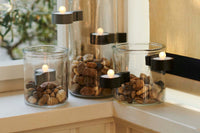 Sirius(シリウス)は、1971年にデンマークで創業した照明とLedキャンドルのブランドです。北欧らしいミニマルで洗練されたデザインに、心地よさと温もりを感じさせる光を組み合わせた製品で、ヨーロッパを中心に多くの家庭やホテルで愛用されています。SiriusのLedキャンドルは、本物の炎のように揺らめくリアルな灯りと、安全性・長寿命を両立。火を使わないため小さなお子様やペットのいる空間でも安心して使用でき、電池式や充電式、リモコン操作可能なタイプまで幅広く揃っています。ガラスや金属、陶器など多様な素材とカラー展開で、リビング、ベッドルーム、アウトドアなど様々な空間に馴染みます。シーズンごとのデコレーションや日常のインテリアアクセントとしても活躍し、暮らしにやさしく上質な光を添えるSiriusは、北欧の豊かな灯り文化を現代に受け継ぐブランドです。