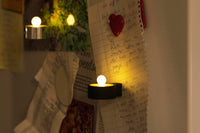 Sirius(シリウス)は、1971年にデンマークで創業した照明とLedキャンドルのブランドです。北欧らしいミニマルで洗練されたデザインに、心地よさと温もりを感じさせる光を組み合わせた製品で、ヨーロッパを中心に多くの家庭やホテルで愛用されています。SiriusのLedキャンドルは、本物の炎のように揺らめくリアルな灯りと、安全性・長寿命を両立。火を使わないため小さなお子様やペットのいる空間でも安心して使用でき、電池式や充電式、リモコン操作可能なタイプまで幅広く揃っています。ガラスや金属、陶器など多様な素材とカラー展開で、リビング、ベッドルーム、アウトドアなど様々な空間に馴染みます。シーズンごとのデコレーションや日常のインテリアアクセントとしても活躍し、暮らしにやさしく上質な光を添えるSiriusは、北欧の豊かな灯り文化を現代に受け継ぐブランドです。