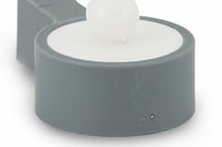 Sirius(シリウス)は、1971年にデンマークで創業した照明とLedキャンドルのブランドです。北欧らしいミニマルで洗練されたデザインに、心地よさと温もりを感じさせる光を組み合わせた製品で、ヨーロッパを中心に多くの家庭やホテルで愛用されています。SiriusのLedキャンドルは、本物の炎のように揺らめくリアルな灯りと、安全性・長寿命を両立。火を使わないため小さなお子様やペットのいる空間でも安心して使用でき、電池式や充電式、リモコン操作可能なタイプまで幅広く揃っています。ガラスや金属、陶器など多様な素材とカラー展開で、リビング、ベッドルーム、アウトドアなど様々な空間に馴染みます。シーズンごとのデコレーションや日常のインテリアアクセントとしても活躍し、暮らしにやさしく上質な光を添えるSiriusは、北欧の豊かな灯り文化を現代に受け継ぐブランドです。