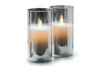 Sirius(シリウス)は、1971年にデンマークで創業した照明とLedキャンドルのブランドです。北欧らしいミニマルで洗練されたデザインに、心地よさと温もりを感じさせる光を組み合わせた製品で、ヨーロッパを中心に多くの家庭やホテルで愛用されています。SiriusのLedキャンドルは、本物の炎のように揺らめくリアルな灯りと、安全性・長寿命を両立。火を使わないため小さなお子様やペットのいる空間でも安心して使用でき、電池式や充電式、リモコン操作可能なタイプまで幅広く揃っています。ガラスや金属、陶器など多様な素材とカラー展開で、リビング、ベッドルーム、アウトドアなど様々な空間に馴染みます。シーズンごとのデコレーションや日常のインテリアアクセントとしても活躍し、暮らしにやさしく上質な光を添えるSiriusは、北欧の豊かな灯り文化を現代に受け継ぐブランドです。