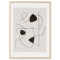 Alium(アリウム)は、デンマーク・コペンハーゲン発のアートとインテリアの融合を目指すポスターブランドかつギャラリーです。2010年代半ばにThe Poster Club創業者トーマスニッセン氏らによって設立され、歴史あるフレデリクスベルク市庁舎横の建物を拠点に、限定アート作品とオブジェを展示・販売しています。カラーや構図にこだわったポスターは、北欧的なスローライフや自然美を背景としつつ、無機質でミニマルな空間にも調和します。クラフトマンシップとデザイン性を重視し、アーティストとの協働によるオリジナリティ溢れる作品を通じて、「暮らしを美と創造性で豊かにする」姿勢を訴求しています。ギャラリーでは巡回展やアートイベントを定期開催し、既成のインテリア領域に留まらない文化的な体験の場を提供。ポスターという商材を媒介にしながらも、生活空間とアート空間の垣根を解き、個々の感性に触発を与えることをミッションとしています。