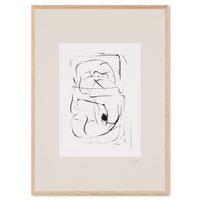 Alium(アリウム)は、デンマーク・コペンハーゲン発のアートとインテリアの融合を目指すポスターブランドかつギャラリーです。2010年代半ばにThe Poster Club創業者トーマスニッセン氏らによって設立され、歴史あるフレデリクスベルク市庁舎横の建物を拠点に、限定アート作品とオブジェを展示・販売しています。カラーや構図にこだわったポスターは、北欧的なスローライフや自然美を背景としつつ、無機質でミニマルな空間にも調和します。クラフトマンシップとデザイン性を重視し、アーティストとの協働によるオリジナリティ溢れる作品を通じて、「暮らしを美と創造性で豊かにする」姿勢を訴求しています。ギャラリーでは巡回展やアートイベントを定期開催し、既成のインテリア領域に留まらない文化的な体験の場を提供。ポスターという商材を媒介にしながらも、生活空間とアート空間の垣根を解き、個々の感性に触発を与えることをミッションとしています。