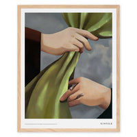 Alium(アリウム)は、デンマーク・コペンハーゲン発のアートとインテリアの融合を目指すポスターブランドかつギャラリーです。2010年代半ばにThe Poster Club創業者トーマスニッセン氏らによって設立され、歴史あるフレデリクスベルク市庁舎横の建物を拠点に、限定アート作品とオブジェを展示・販売しています。カラーや構図にこだわったポスターは、北欧的なスローライフや自然美を背景としつつ、無機質でミニマルな空間にも調和します。クラフトマンシップとデザイン性を重視し、アーティストとの協働によるオリジナリティ溢れる作品を通じて、「暮らしを美と創造性で豊かにする」姿勢を訴求しています。ギャラリーでは巡回展やアートイベントを定期開催し、既成のインテリア領域に留まらない文化的な体験の場を提供。ポスターという商材を媒介にしながらも、生活空間とアート空間の垣根を解き、個々の感性に触発を与えることをミッションとしています。