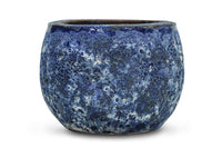 house doctorはデンマークのブランドです。人々が独自の空間を創造するのを刺激し支援したいという願望に基づいて生まれました。ブランドの美学はスカンジナビアンの伝統のデザインに根付いており、そこにインダストリアルなどの要素や世界中からのインスピレーションを加えています。彼らの製品は素材や質感などの細部にこだわったユニークなものだと感じます。