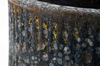 house doctorはデンマークのブランドです。人々が独自の空間を創造するのを刺激し支援したいという願望に基づいて生まれました。ブランドの美学はスカンジナビアンの伝統のデザインに根付いており、そこにインダストリアルなどの要素や世界中からのインスピレーションを加えています。彼らの製品は素材や質感などの細部にこだわったユニークなものだと感じます。