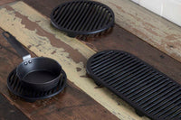 housedoctorはデンマークのブランドです。人々が独自の空間を創造するのを刺激し支援したいという願望に基づいて生まれました。ブランドの美学はスカンジナビアンの伝統のデザインに根付いており、そこにインダストリアルなどの要素や世界中からのインスピレーションを加えています。彼らの製品は素材や質感などの細部にこだわったユニークなものだと感じます。