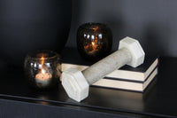 Nordalは、デンマークで1991年に設立されたファミリー経営のインテリアブランドで、北欧の機能美と東洋のスピリチュアルな美意識を融合させたユニークなスタイルで知られています。伝統的な北欧デザインのシンプルさをベースに、インドをはじめとする異国の文化や素材からインスピレーションを得た、温かみと個性にあふれるコレクションを展開しています。いずれも独自性のあるディテールと職人技が光るアイテムばかり。特に、アイアンやウッド、真鍮などを用いた無骨で温もりある質感が特徴で、ナチュラルかつエッジの効いた空間演出が可能です。「人とは違うものを選びたい」「個性的で洗練された暮らしを楽しみたい」といった感度の高いユーザーに選ばれており、注目を集めています。単なる装飾品ではなく、暮らしに深みをもたらすデザインを提案するブランド、それがNordalです。