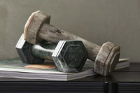 Nordalは、デンマークで1991年に設立されたファミリー経営のインテリアブランドで、北欧の機能美と東洋のスピリチュアルな美意識を融合させたユニークなスタイルで知られています。伝統的な北欧デザインのシンプルさをベースに、インドをはじめとする異国の文化や素材からインスピレーションを得た、温かみと個性にあふれるコレクションを展開しています。いずれも独自性のあるディテールと職人技が光るアイテムばかり。特に、アイアンやウッド、真鍮などを用いた無骨で温もりある質感が特徴で、ナチュラルかつエッジの効いた空間演出が可能です。「人とは違うものを選びたい」「個性的で洗練された暮らしを楽しみたい」といった感度の高いユーザーに選ばれており、注目を集めています。単なる装飾品ではなく、暮らしに深みをもたらすデザインを提案するブランド、それがNordalです。