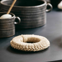 Nordalは、デンマークで1991年に設立されたファミリー経営のインテリアブランドで、北欧の機能美と東洋のスピリチュアルな美意識を融合させたユニークなスタイルで知られています。伝統的な北欧デザインのシンプルさをベースに、インドをはじめとする異国の文化や素材からインスピレーションを得た、温かみと個性にあふれるコレクションを展開しています。いずれも独自性のあるディテールと職人技が光るアイテムばかり。特に、アイアンやウッド、真鍮などを用いた無骨で温もりある質感が特徴で、ナチュラルかつエッジの効いた空間演出が可能です。「人とは違うものを選びたい」「個性的で洗練された暮らしを楽しみたい」といった感度の高いユーザーに選ばれており、注目を集めています。単なる装飾品ではなく、暮らしに深みをもたらすデザインを提案するブランド、それがNordalです。