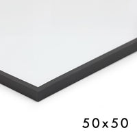 スカンジナビアのクラフトマンシップにインスパイアされた、北欧デザインの美学が息づく天然木製のポスターフレーム。温もりある無垢材と洗練されたスリムなフォルムが融合し、アートポスターや写真をすっきりと引き立てながら、空間全体に落ち着きと上質さをもたらします。上質な天然木を使用したフレームは、不透明ながらも木目の自然な表情をほのかに感じさせ、ナチュラルでありながら現代的な雰囲気も演出します。金属製のハンガーが裏面に取り付けられており、縦横どちらの向きでも壁に掛けてご使用いただけます。アルミフレームにはない自然素材ならではの豊かな質感とぬくもりは、北欧諸国でも高く評価され、定番のインテリアアイテムとして広く親しまれています。シンプルで飽きのこないデザインは、ミニマルインテリアやナチュラルテイストのお部屋にも自然に調和し、日常に木の優しさと北欧らしい上質な空気を添えてくれます。