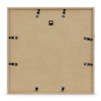 スカンジナビアのクラフトマンシップにインスパイアされた、北欧デザインの美学が息づく天然木製のポスターフレーム。温もりある無垢材と洗練されたスリムなフォルムが融合し、アートポスターや写真をすっきりと引き立てながら、空間全体に落ち着きと上質さをもたらします。上質な天然木を使用したフレームは、不透明ながらも木目の自然な表情をほのかに感じさせ、ナチュラルでありながら現代的な雰囲気も演出します。金属製のハンガーが裏面に取り付けられており、縦横どちらの向きでも壁に掛けてご使用いただけます。アルミフレームにはない自然素材ならではの豊かな質感とぬくもりは、北欧諸国でも高く評価され、定番のインテリアアイテムとして広く親しまれています。シンプルで飽きのこないデザインは、ミニマルインテリアやナチュラルテイストのお部屋にも自然に調和し、日常に木の優しさと北欧らしい上質な空気を添えてくれます。