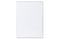 高品質なアルミニウム製ポスターフレームは、ミニマルで洗練されたデザインが魅力の一品です。エッジの効いた細身のプロファイルが、ポスターやアートプリントをすっきりと引き立て、空間にシンプルながらも高級感のある印象を与えます。奥行のある構造により、立体的な美しさが生まれ、上質なインテリアの一部として調和します。また、壁掛け用の金具はフレームの奥に収まるよう設計されており、フレーム全体が壁にぴったりと密着し、より美しく飾ることが可能です。裏面には金属製のハンガーが取り付けられており、縦横どちらの向きでも壁に掛けてご使用いただけます。シンプルながらも細部までこだわり抜かれたこのフレームは、北欧テイストやモダンインテリア、モノトーンスタイルにも自然に溶け込み、アートをより引き立ててくれます。リビング、書斎、寝室、店舗など、あらゆる空間で活躍します。